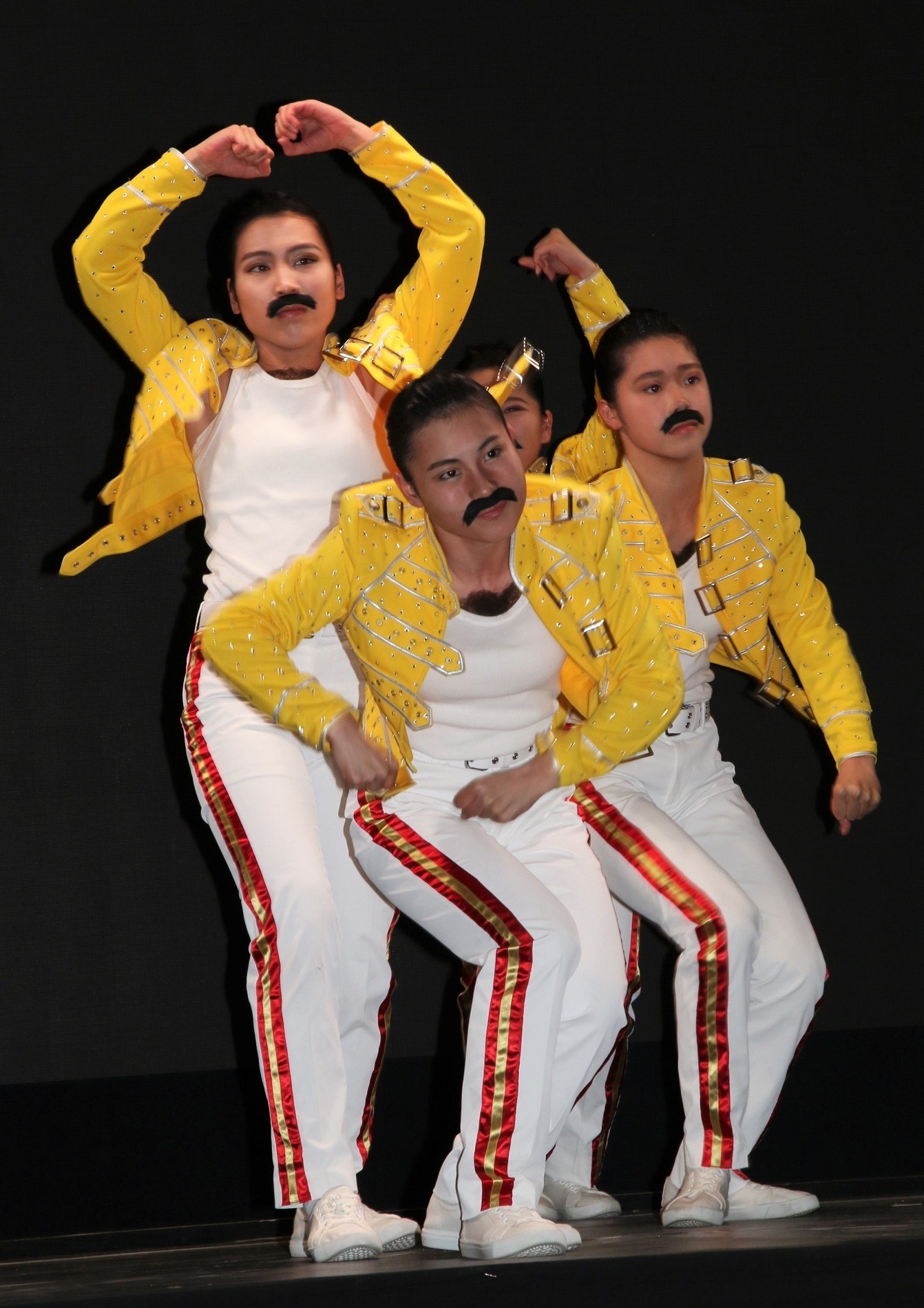 登美丘高等学校ダンス部が 髭 と 胸毛 で新作パフォーマンスを生披露 3枚目の写真 画像 Rbb Today