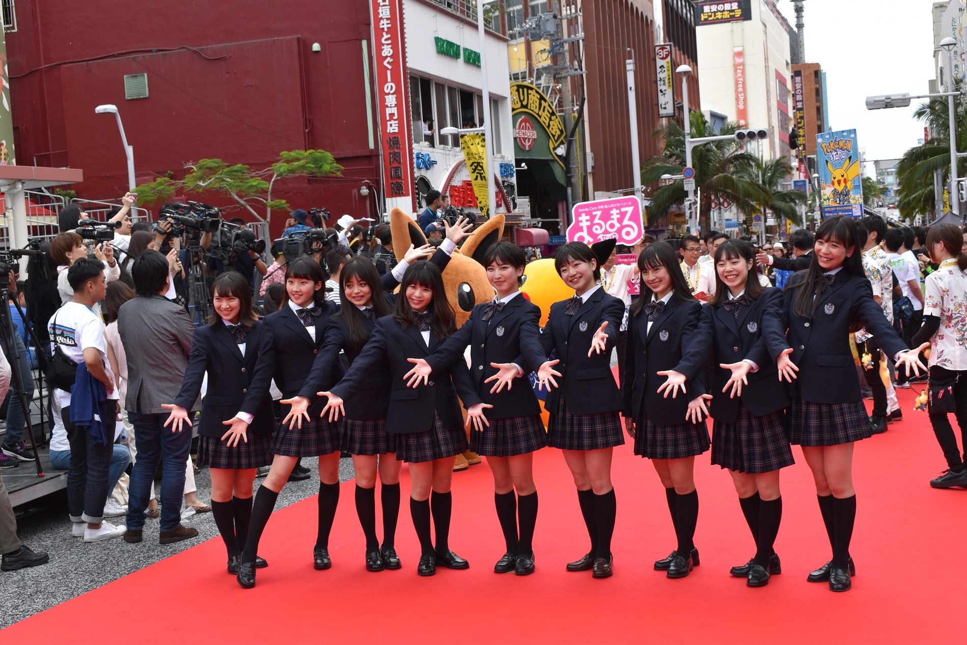 松本穂香 山本耕史 高良健吾らがレッドカーペットに 島ぜんぶでおーきな祭 8枚目の写真 画像 Rbb Today