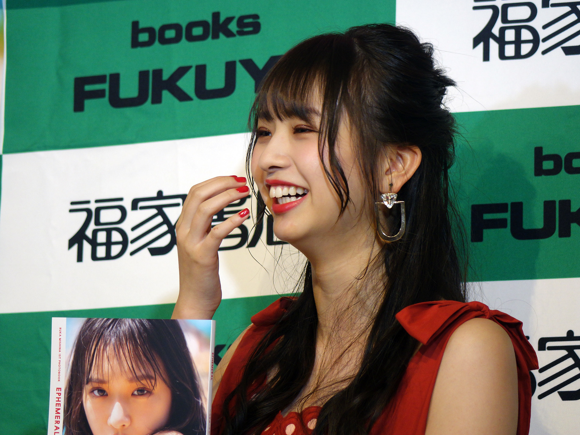 わーすた 三品瑠香 水着撮影のため くびれを作りました 6枚目の写真 画像 Rbb Today わーすた 三品瑠香 水着撮影のため くびれを作りました 6枚目の写真 画像 Rbb Today