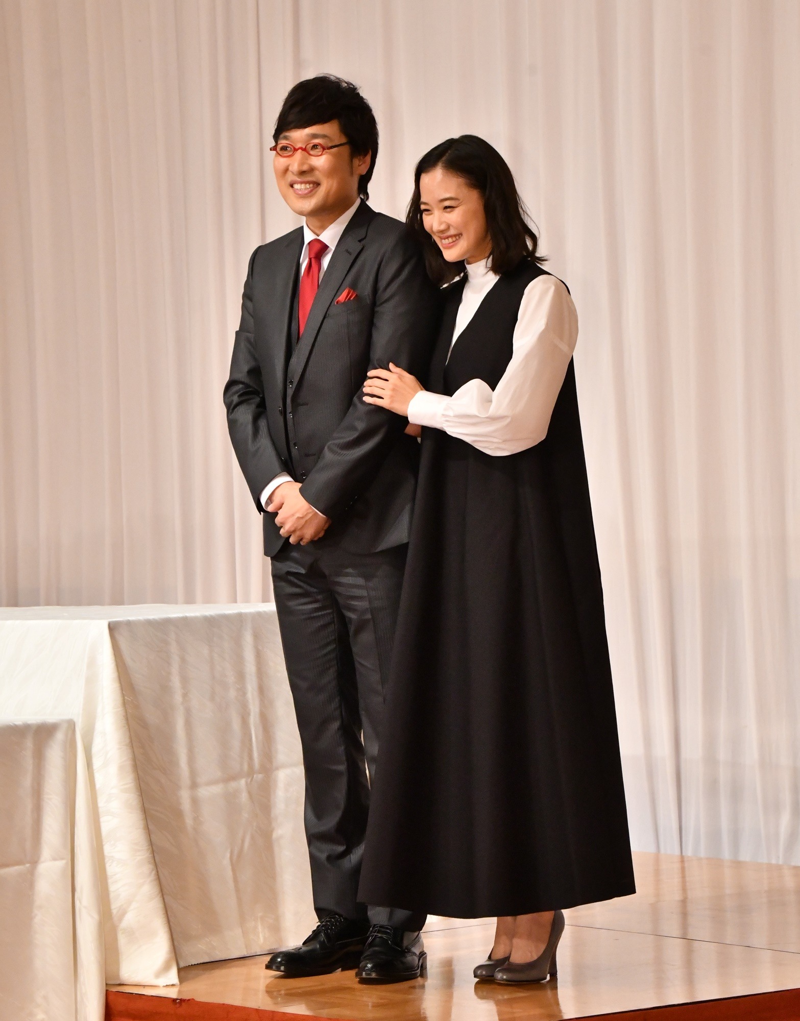 山里亮太 蒼井優が結婚を報告 僕と付き合ってみます に はい 2枚目の写真 画像 Rbb Today