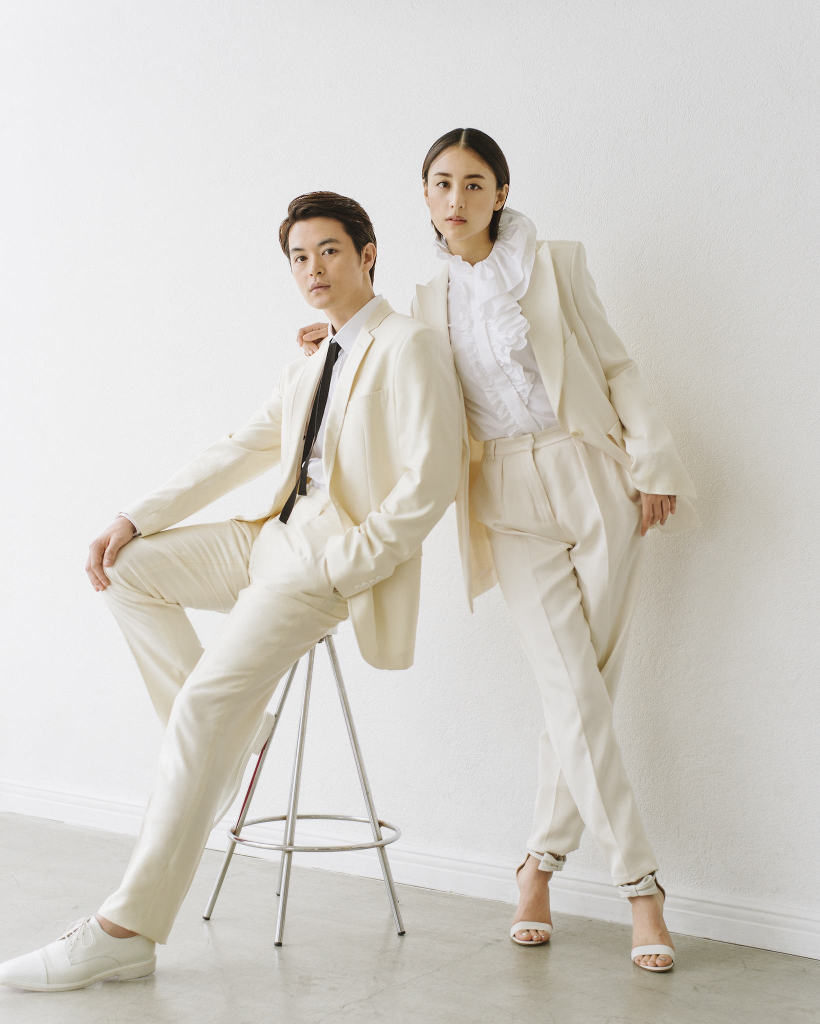 瀬戸康史と山本美月の結婚報告写真が大反響 陣内智則 美男美女ってこういう人たち 1枚目の写真 画像 Rbb Today 瀬戸康史と山本美月の結婚報告写真が大反響 陣内智則 美男美女ってこういう人たち 1枚目の写真 画像 Rbb Today