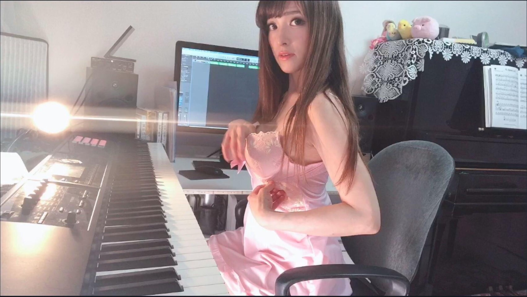 セクシーすぎるピアニスト 高木里代子 ヨルシカ 春泥棒 カバー 2枚目の写真 画像 Rbb Today セクシーすぎるピアニスト 高木里代子 ヨルシカ 春泥棒 カバー 2枚目の写真 画像 Rbb Today