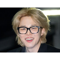 BTS・JIMIN、劇場をお忍び訪問！『プデュ』出身親友のミュージカルデビューの応援に駆け付ける