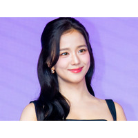 BLACKPINK・ジス、事務所社員に“高級バッグ”を太っ腹プレゼント！「正当な職権乱用」と話題に