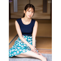 乃木坂46・菅原咲月、ノースリーブでしっとり！『ボム』表紙＆ロングインタビューに登場