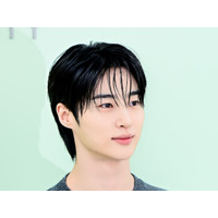 「見た目は国宝級なのに、演技はロボットだ」 ビョン・ウソク『21世紀の大君夫人』で噴き出した“演技力”不安