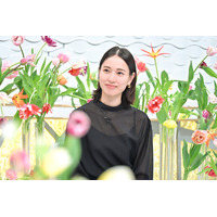 戸田恵梨香、1時間泣き続けた“10代の孤独”や亡き父の教えを語る…「日曜日の初耳学」
