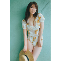令和のグラビアクイーン・沢口愛華が『FLASH』表紙＆巻頭10Pで“貫禄の美”！