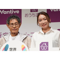 加藤茶・綾菜夫妻が結婚15周年！氷川きよしがお祝いのお花とメッセージカードをプレゼント！