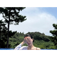 「意外と大きい…」濡れシャツで際立つ圧巻ボディ！韓国美女バレー選手、リゾートでの魅惑ショット