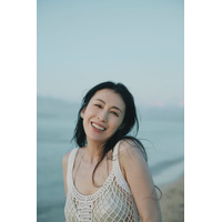 デビュー35年・雛形あきこが22年ぶり写真集を発売　封印の水着グラビアも解禁