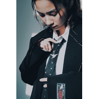 のん、黒スーツ＆赤チェックワンピの周年ライブ衣装に絶賛の声　朝ドラ『あまちゃん』以来の“潮騒のメモリーズ”13年ぶり復活も話題