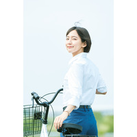 吉岡里帆、スピリッツの表紙＆グラビアに登場！サイトでアザーカットも