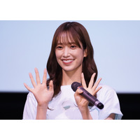 日向坂46・佐々木久美＆加藤史帆、除霊で“お尻”を出す仰天行動　高本彩花が目撃！