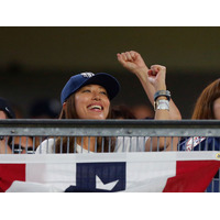 里田まい、11回目の結婚記念日！夫・田中将大とのラブラブツーショットで報告