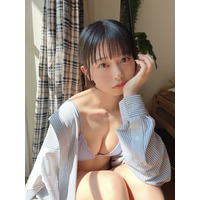 ナナランド・峰島こまき、あどけなさ全開のビキニオフショ公開！