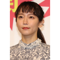 吉岡里帆、新喜劇で衝撃！念願のスケバンに変身！