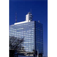 NHK、10月から受信料1割値下げ