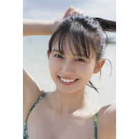 志田音々が弾けるような笑顔！爽やかな水着姿も披露