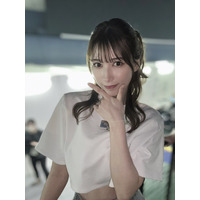 雪平莉左、お腹チラみせの「関コレ2024」オフショット写真に反響！