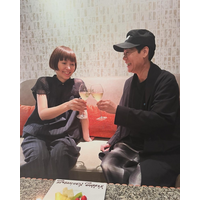 渡辺満里奈、夫・名倉潤との幸せ夫婦ショットで19回目の結婚記念日報告