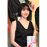 長澤まさみ、久々のインスタ投稿は“生脚すらり”の激レアショット！「えっ、美人過ぎ」「脚長っ」