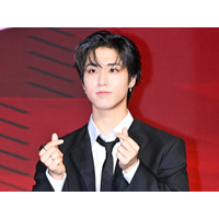 「沼でしかない」Stray Kids・ハン、オフ感漂うパジャマ×すっぴん姿にファンメロメロ【PHOTO】