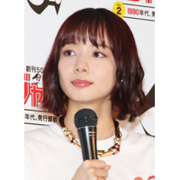 岡田紗佳、スタイル抜群の“ミニワンピ”姿公開！「天使…」「ホントに美しい」