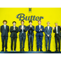 BTS、メンバーの除隊控えお祝いムード最高潮！HYBE本社に「WE ARE BACK」ラッピング登場