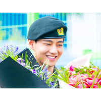 BTS・V、軍生活の秘蔵フォトを一挙公開！ARMYと“思い出共有”【PHOTO】