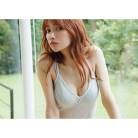 後藤真希、透けたキャミソールからランジェリーをチラ見せ...『ramus』より追加カット公開
