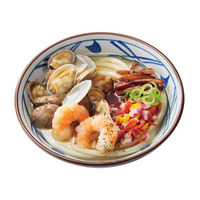丸亀製麺、冷たいのど越しがたまらない「冷たーい旨塩うどん」など夏メニュー3種8日より販売