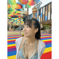 加藤夕夏、タイ・サムイ島で夏満喫!南国ファッションで美ボディー披露