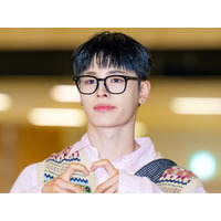 まるで彫刻…“NiziUの弟”NEXZ・ハル、完璧すぎる横顔に「もはや人間国宝」の声！【PHOTO】