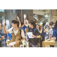 2,000名以上が入店待ちの大行列！「Apple 梅田」がついにオープン