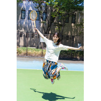 日向坂46・小坂菜緒、3年ぶりにB.L.T.表紙ソロ登場！“こさかなと遊ぼう！”テーマで大はしゃぎ