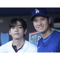 大谷翔平とBTS・V、日韓スーパースターが豪華共演！笑顔で握手＆ハグに全世界熱狂「伝説的な瞬間」【PHOTO】