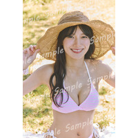 日向坂46・河田陽菜、ビキニ姿でピクニック！2nd写真集“未収録カット”の特典ポスター公開