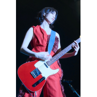 のん、全国ツアー完走を報告！真っ赤なパンツルックでファン魅了