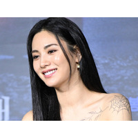 全身タトゥーを“バカみたい”と後悔し何年もかけて除去してきたナナ、ついに終える「清らかな体で戻ってきた」