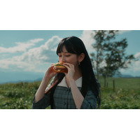 乃木坂46・池田瑛紗、マクドナルドCMに初出演！堺雅人と“サムライマック”頬張る
