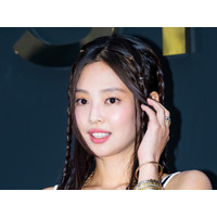 BLACKPINK・ジェニー、大胆さ＋夢幻的なビジュアル 「Very Very happy」【PHOTO】