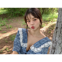 圧倒的なボリューム感…韓国で“最もグラマラスな女芸人”メン・スンジ、視線を圧倒する大胆ポーズで話題【PHOTO】