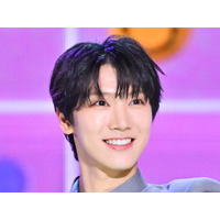 NCT・テン、ワインを片手に好青年の笑顔！台湾を楽しむ「子猫」のような姿が話題【PHOTO】