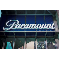 パラマウント、ワーナーに約17億円の敵対的買収！Netflixとの買収合戦に関心高まる