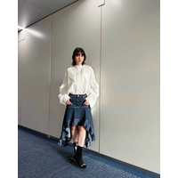 のん、久しぶりの日テレバラエティ出演！おしゃれなデニムスカート姿で『踊る！さんま御殿!!』クリスマスSP出演報告