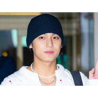 SEVENTEEN・ミンギュ、早朝でも輝くビジュアルに視線集中！爽やかコーデで香港へ出国【空港写真】