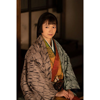 大河ドラマ『豊臣兄弟！』宮﨑あおい、兄・信長役の小栗旬との距離感に変化「撮影を重ねていくうちに自然ときょうだいとしていられるように」