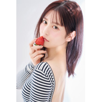FRUITS ZIPPER・月足天音、“美背中”全開のナチュラルグラビア！表紙単独初登場＆デジタル写真集リリース