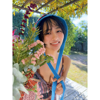 すみぽん、胸元＆肩見せワンピ姿に反響！ボヘミアンムード漂うショット